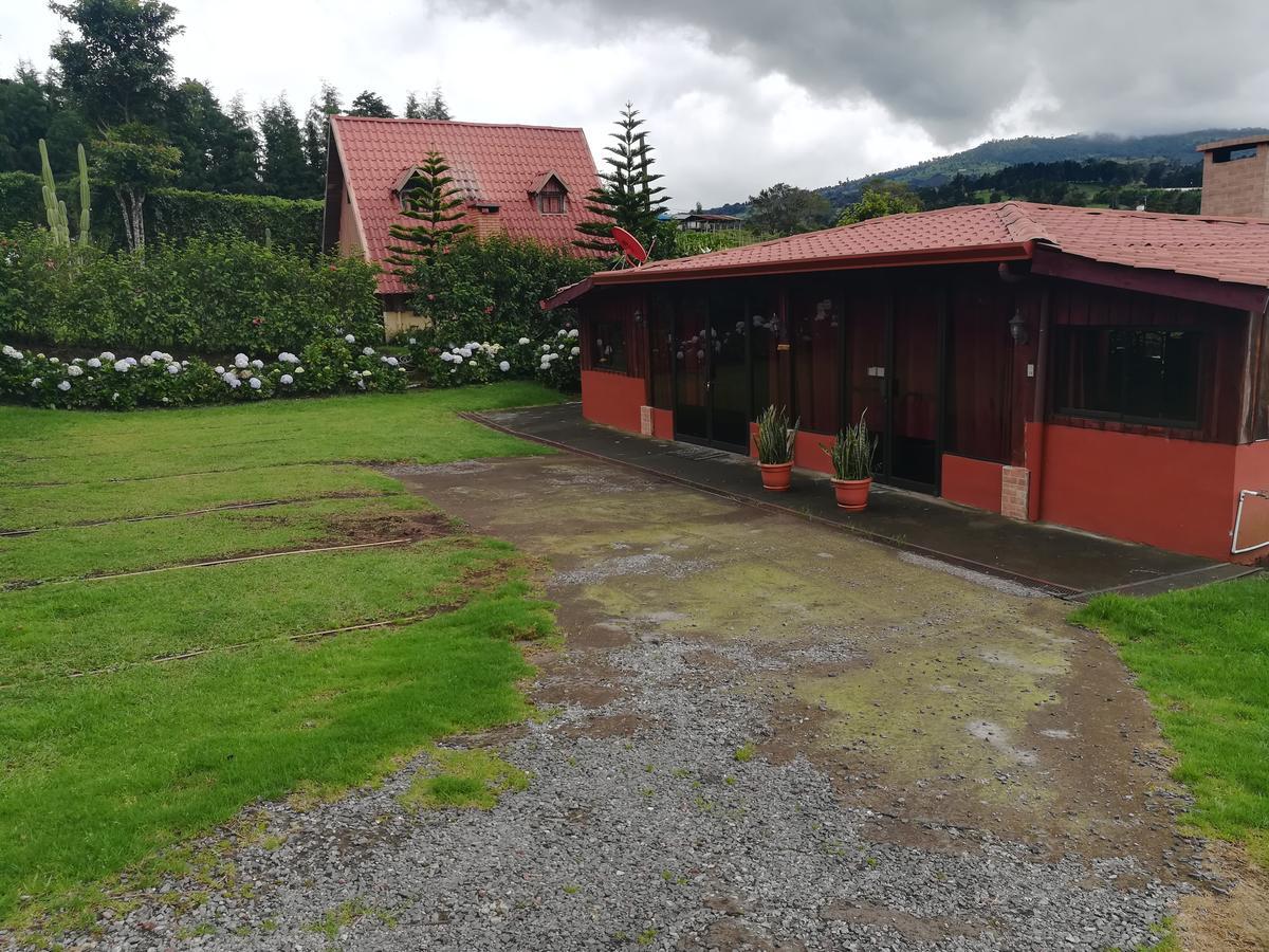 Hotel Chalets Los Volcanes Fraijanes Exterior photo